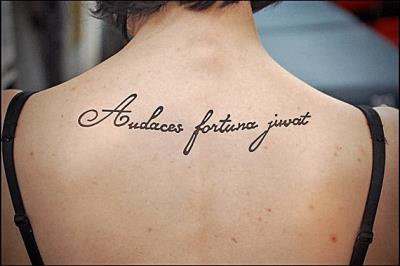 Татуировки и их значение надписи — фото