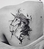фото тату единорог от 14.11.2017 №015 — unicorn tattoo — tattoo-photo.ru