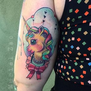 фото тату единорог от 14.11.2017 №066 - unicorn tattoo - tattoo-photo.ru