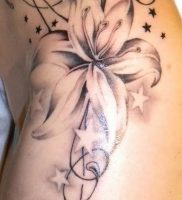 фото тату лилия от 19.11.2017 №011 — tattoo lily — tattoo-photo.ru