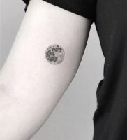 фото тату луна от 19.11.2017 №007 — tattoo moon — tattoo-photo.ru