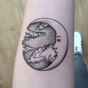 фото тату луна от 19.11.2017 №034 - tattoo moon - tattoo-photo.ru
