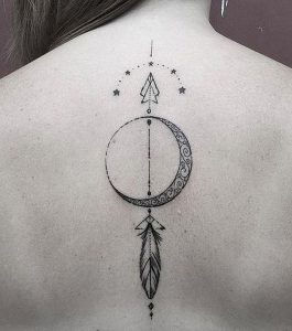 фото тату луна от 19.11.2017 №056 - tattoo moon - tattoo-photo.ru