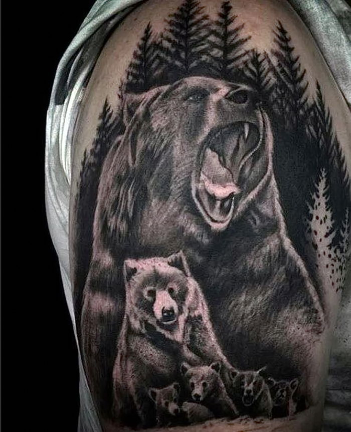 Тату медведь с медвежатами