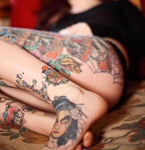 Pin Up (Пин Ап) девушки в татуировке – значение и история - tattoo-photo.ru