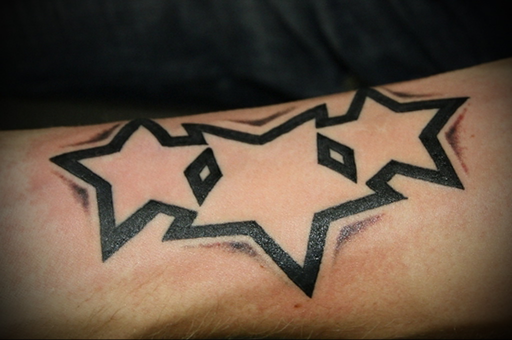 Татуировка в виде морской звезды