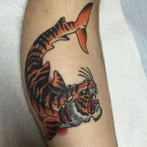 фото тату Акула от 15.11.2017 №022 - Shark Tattoo - tattoo-photo.ru