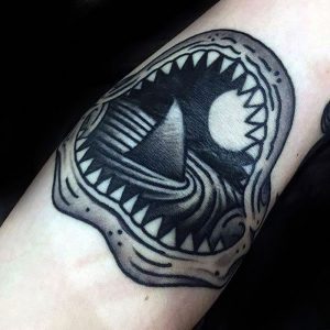 фото тату Акула от 15.11.2017 №023 - Shark Tattoo - tattoo-photo.ru