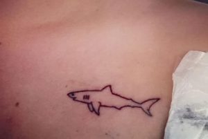 фото тату Акула от 15.11.2017 №068 - Shark Tattoo - tattoo-photo.ru