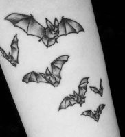 фото тату Летучая мышь от 19.11.2017 №005 — tattoo Bat — tattoo-photo.ru