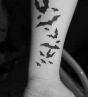 фото тату Летучая мышь от 19.11.2017 №011 — tattoo Bat — tattoo-photo.ru