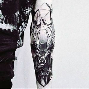 фото тату Олень от 15.11.2017 №029 - tattoo Deer - tattoo-photo.ru