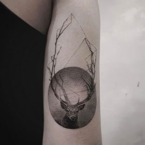 фото тату Олень от 15.11.2017 №090 - tattoo Deer - tattoo-photo.ru