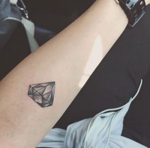 фото тату алмаз от 15.11.2017 №003 - tattoo diamond - tattoo-photo.ru