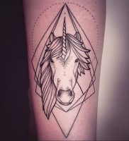 фото тату единорог от 14.11.2017 №005 — unicorn tattoo — tattoo-photo.ru