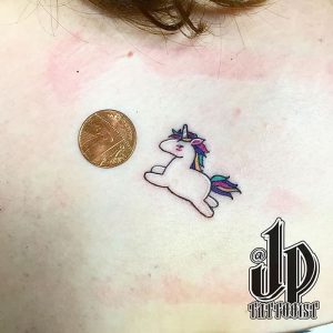 фото тату единорог от 14.11.2017 №017 - unicorn tattoo - tattoo-photo.ru