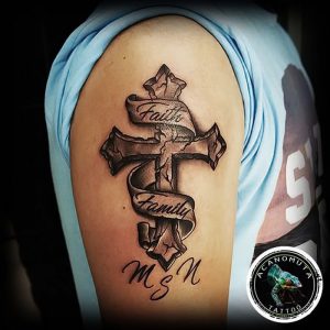 фото тату крест от 23.11.2017 №076 - tattoo cross - tattoo-photo.ru