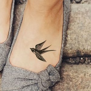 фото тату ласточка от 18.11.2017 №022 - tattoo swallow - tattoo-photo.ru