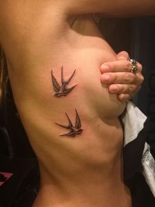 фото тату ласточка от 18.11.2017 №040 - tattoo swallow - tattoo-photo.ru