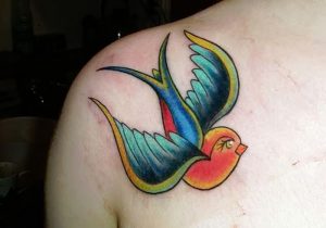 фото тату ласточка от 18.11.2017 №041 - tattoo swallow - tattoo-photo.ru