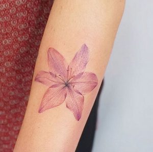 фото тату лилия от 19.11.2017 №024 - tattoo lily - tattoo-photo.ru
