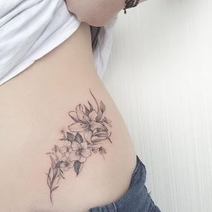 фото тату лилия от 19.11.2017 №063 - tattoo lily - tattoo-photo.ru