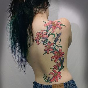 фото тату лилия от 19.11.2017 №082 - tattoo lily - tattoo-photo.ru