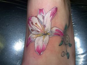 фото тату лилия от 19.11.2017 №126 - tattoo lily - tattoo-photo.ru