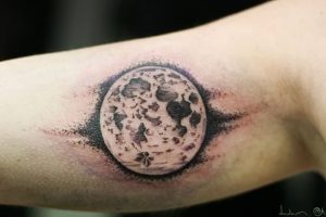 фото тату луна от 19.11.2017 №016 - tattoo moon - tattoo-photo.ru