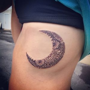 фото тату луна от 19.11.2017 №038 - tattoo moon - tattoo-photo.ru