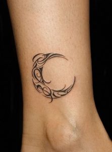 фото тату луна от 19.11.2017 №052 - tattoo moon - tattoo-photo.ru