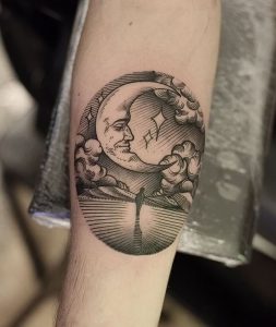 фото тату луна от 19.11.2017 №053 - tattoo moon - tattoo-photo.ru