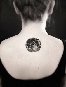 фото тату луна от 19.11.2017 №054 - tattoo moon - tattoo-photo.ru
