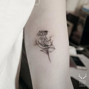 фото тату луна от 19.11.2017 №068 - tattoo moon - tattoo-photo.ru
