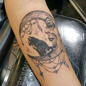 фото тату луна от 19.11.2017 №083 - tattoo moon - tattoo-photo.ru