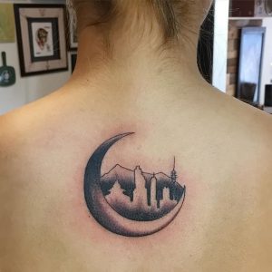 фото тату луна от 19.11.2017 №085 - tattoo moon - tattoo-photo.ru