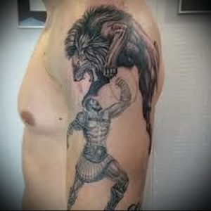 Гладиатор в татуировке для статьи про значение рисунка - 1