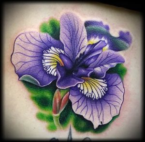 интересный вариант тату ирис на фото для статьи про значение - tatufoto.ru - 20