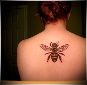 фото тату пчела для статьи про значение татуировки пчела - 11