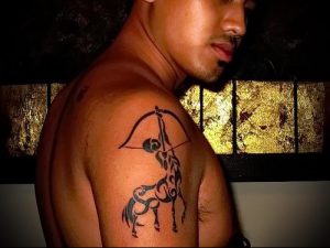 фото тату стрелец для статьи про значение символа в татуировке - 14