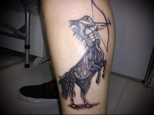 фото тату стрелец для статьи про значение символа в татуировке - 19