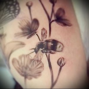 фото тату пчела для статьи про значение татуировки пчела - 2