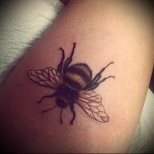 фото тату пчела для статьи про значение татуировки пчела - 6