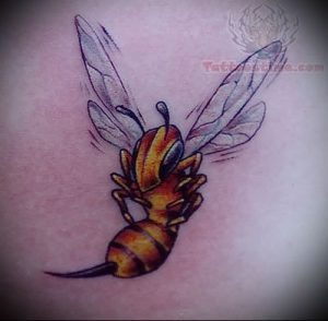 фото тату пчела для статьи про значение татуировки пчела - 19