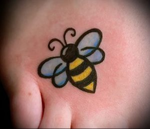 фото тату пчела для статьи про значение татуировки пчела - 25