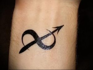 фото тату стрелец для статьи про значение символа в татуировке - 43