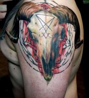 фото тату демон — значение — пример интересного рисунка тату — 025 tattoo-photo.ru