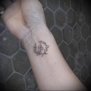 фото тату венок (tattoo wreath) (значение) - пример рисунка - 042 tatufoto.com
