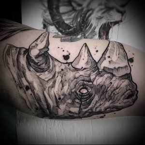фото тату носорог (rhino tattoo) (значение) - пример рисунка - 012 tatufoto.com