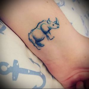 фото тату носорог (rhino tattoo) (значение) - пример рисунка - 046 tatufoto.com